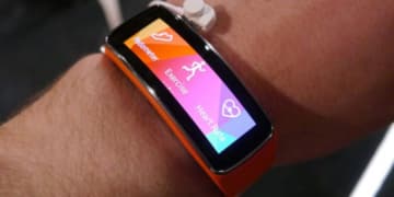 Jak połączyć Galaxy Gear Fit z innymi smartfonami?