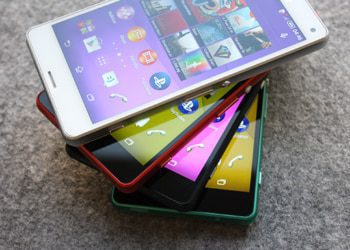 Sony Xperia Z3 Compact pokazana na zdjęciach