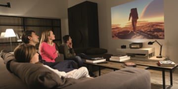 Projektor w domu. Sposób na jesienną chandrę?