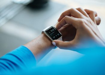 Wybieramy smartwatch – na jakie funkcje zwrócić uwagę?